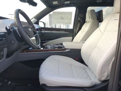 New 2026 Cadillac Escalade ESV Platinum Sport w/ LPO, ONYX Package AWD/4WD image 18
