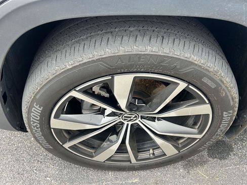 Used 2024 Volkswagen Atlas SEL Premium R-Line AWD/4WD image 10