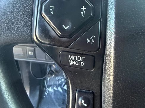 Used 2022 Toyota Tacoma SR AWD/4WD image 10