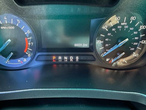 Used 2017 Ford Explorer XLT image 12