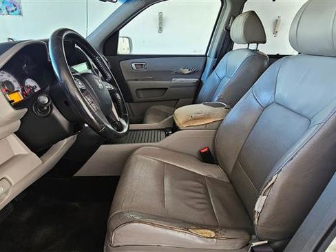 Used 2010 Honda Pilot Touring image 15