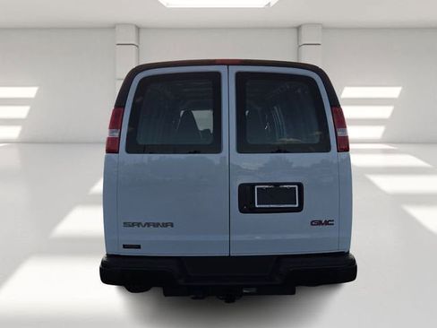 Used 2026 GMC Savana 2500 Extended w/ Driver Convenience Package RWD image 4