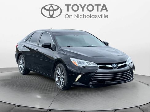 Used 2017 Toyota Camry XLE image 8
