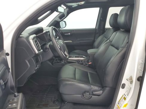 Used 2019 Toyota Tacoma Limited RWD image 16