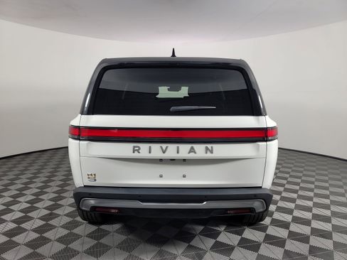 Used 2023 Rivian R1S Adventure AWD/4WD image 4