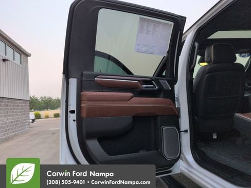 Used 2024 GMC Sierra 3500 Denali Ultimate AWD/4WD image 25