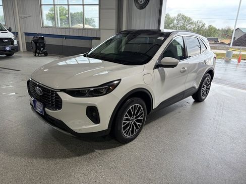 Used 2024 Ford Escape Base w/ PHEV Premium Package image 4