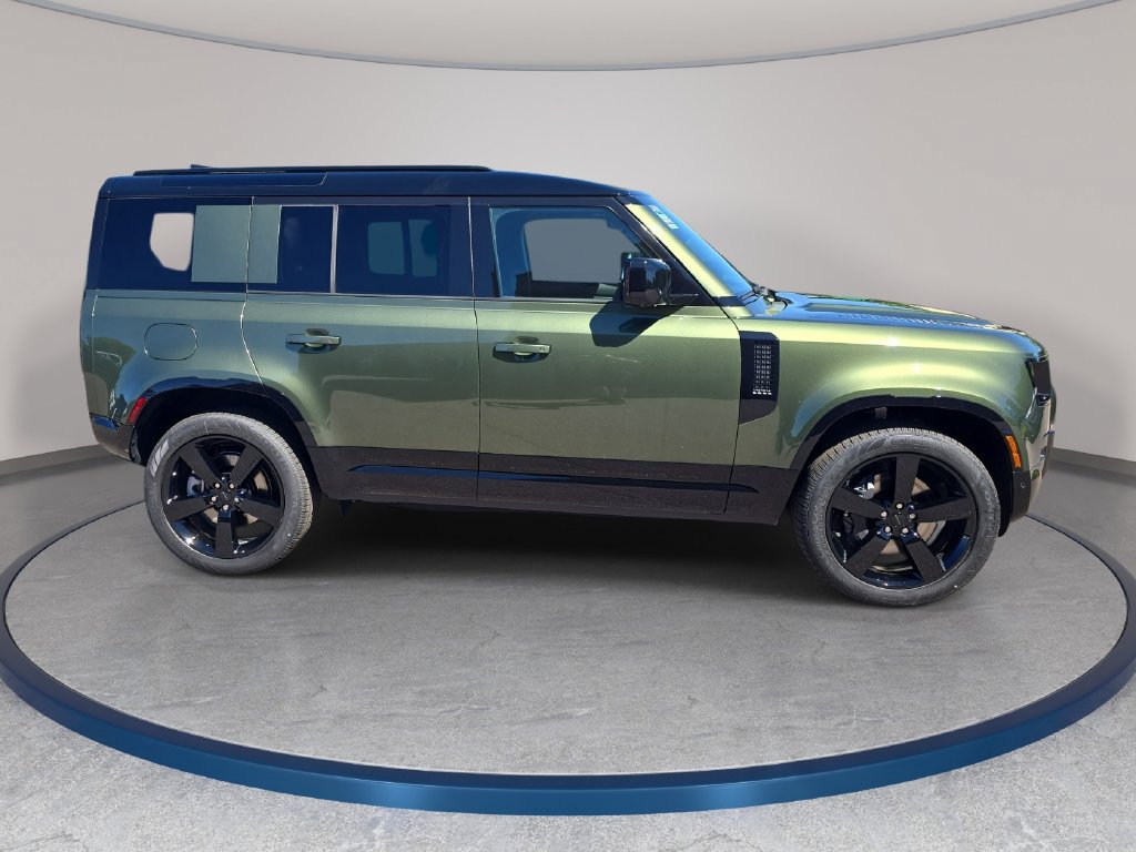 New 2026 Land Rover Defender 110 X-Dynamic SE AWD/4WD image 4