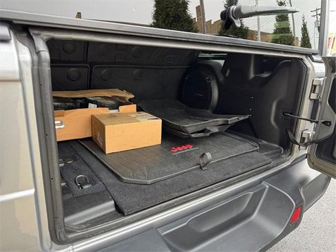 Used 2021 Jeep Wrangler Unlimited Rubicon image 13