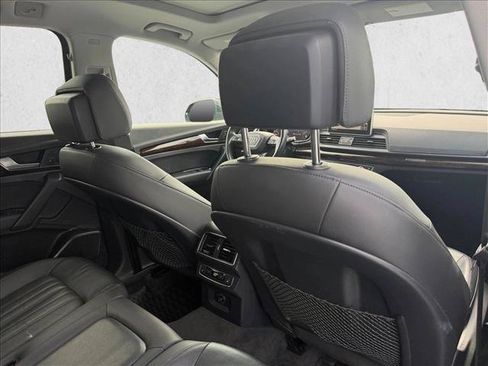 Used 2018 Audi Q5 2.0T Premium Plus w/ Premium Plus Package AWD/4WD image 13