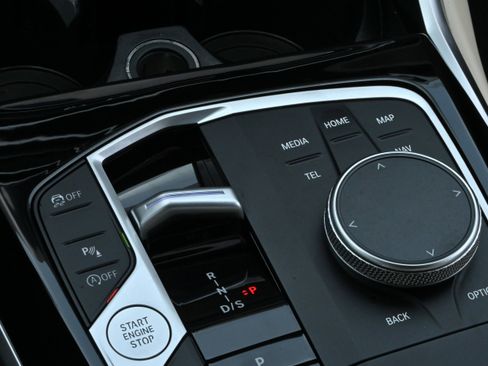 Used 2024 BMW 330i Sedan w/ Convenience Package RWD image 22