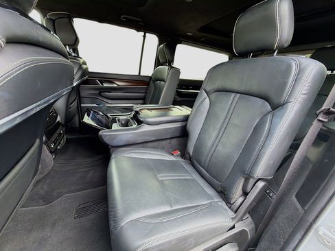 Used 2022 Jeep Grand Wagoneer Series II image 22