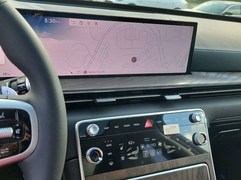 Used 2025 Genesis GV80 2.5T Advanced image 16