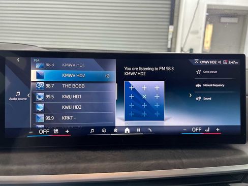 Used 2025 BMW X5 xDrive50e image 12