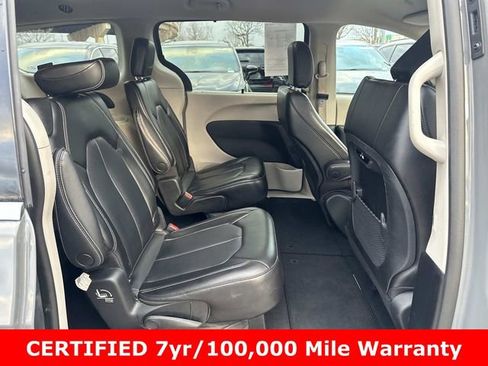 Certified 2023 Chrysler Pacifica Touring-L image 10