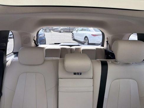 Used 2023 Mercedes-Benz GLB 250 image 9