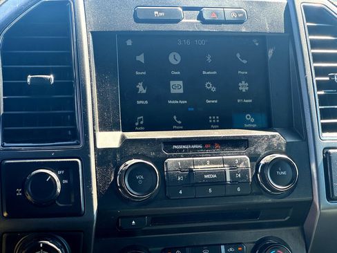 Used 2018 Ford F150 XLT w/ Equipment Group 302A Luxury image 31