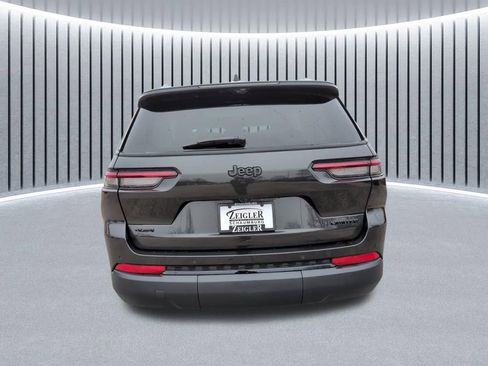 Used 2025 Jeep Grand Cherokee L Limited w/ Luxury Tech Group II image 9