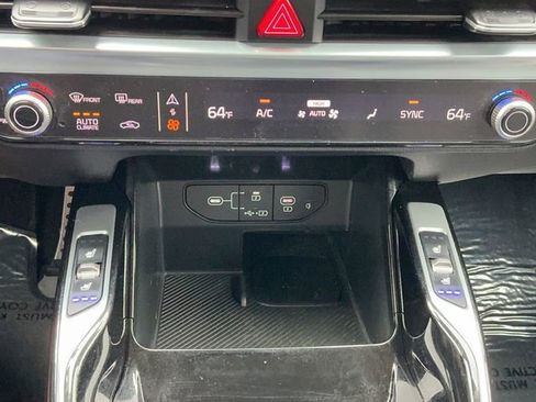 Used 2025 Kia Sorento SX FWD image 22