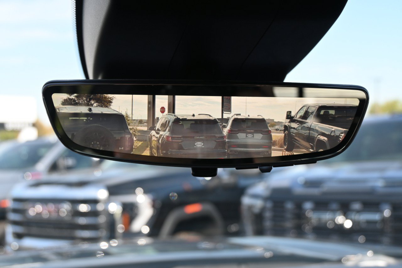 Used 2023 GMC Sierra 1500 Denali w/ Technology Package AWD/4WD image 16