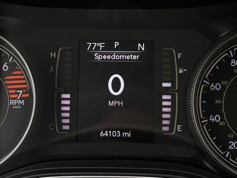 Used 2019 Jeep Cherokee Latitude w/ Popular Appearance Group FWD image 16