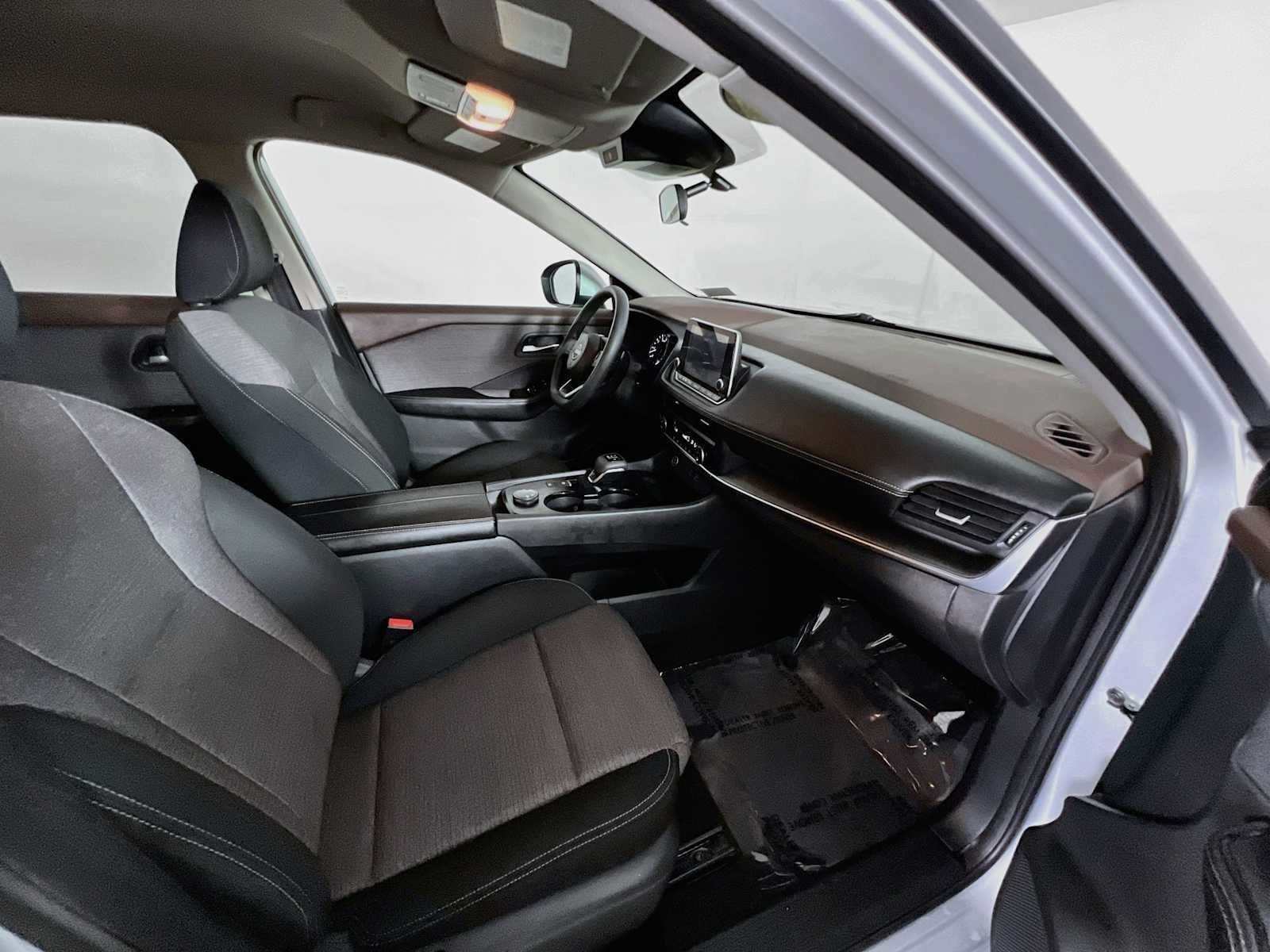 Used 2023 Nissan Rogue SV AWD/4WD image 26