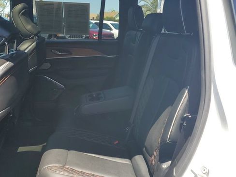 Used 2022 Jeep Grand Cherokee Summit AWD/4WD image 16