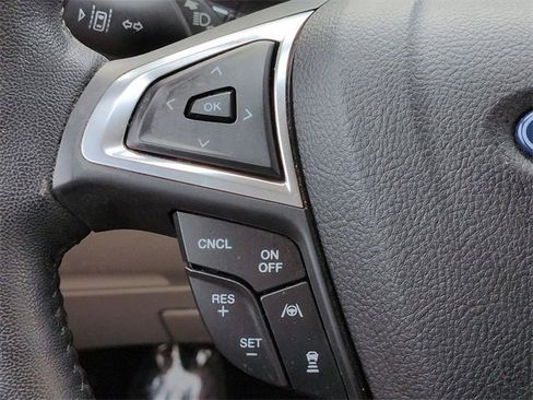 Used 2020 Ford Edge Titanium image 24