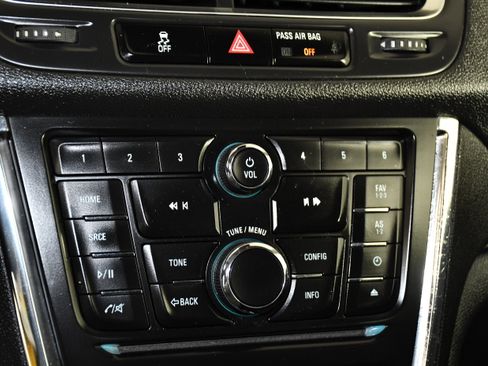 Used 2016 Buick Encore Convenience AWD/4WD image 28