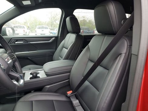New 2026 GMC Acadia Elevation w/ Elevation Premium Package AWD/4WD image 18