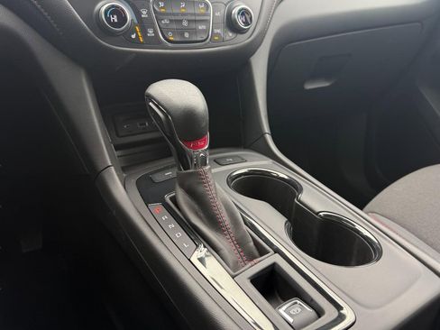 Used 2023 Chevrolet Equinox RS image 38
