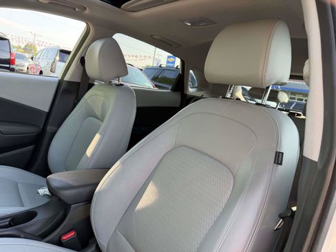 Used 2018 Hyundai Kona Limited AWD/4WD image 12