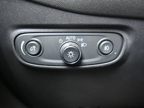 Used 2021 Chevrolet Equinox LT AWD/4WD image 22