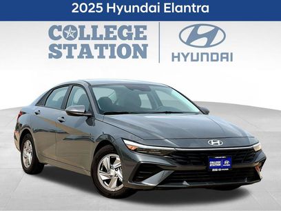 Used 2025 Hyundai Elantra SE
