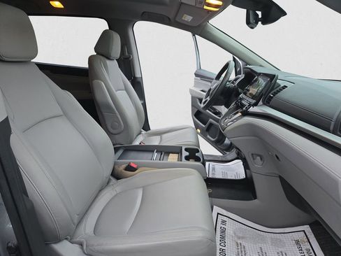 Used 2021 Honda Odyssey EX-L image 17