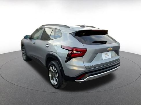 Used 2025 Chevrolet Trax LT image 16