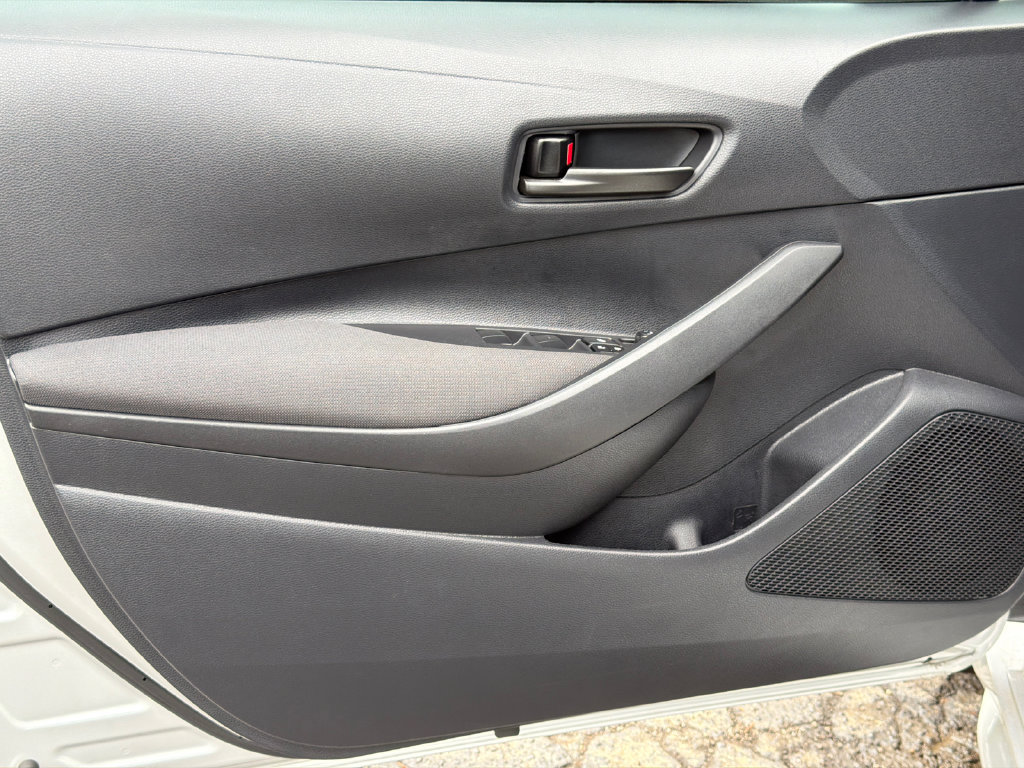 Used 2025 Toyota Corolla LE FWD image 12