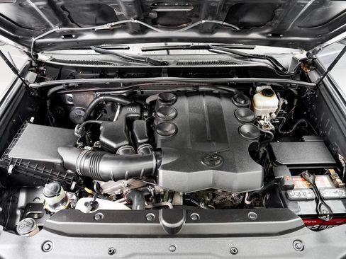 Used 2010 Toyota 4Runner SR5 image 27