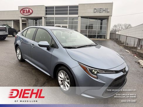 Used 2022 Toyota Corolla LE image 1