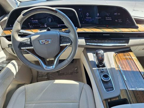 Certified 2023 Cadillac Escalade Premium Luxury Platinum w/ LPO, Radiant Package image 9