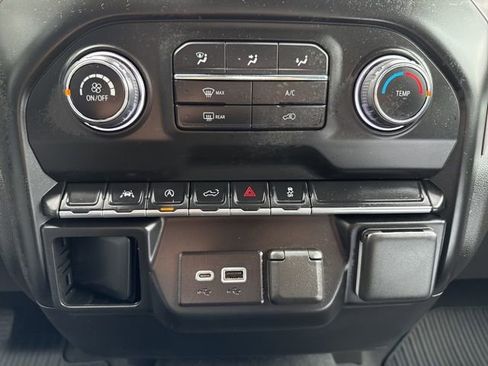 Used 2022 Chevrolet Silverado 1500 Custom image 16