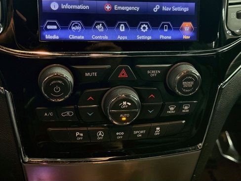 Used 2020 Jeep Grand Cherokee Limited w/ Luxury Group II RWD image 16