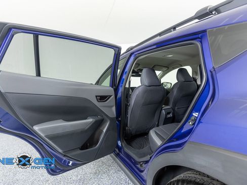 Used 2025 Subaru Crosstrek 2.0i Premium image 24