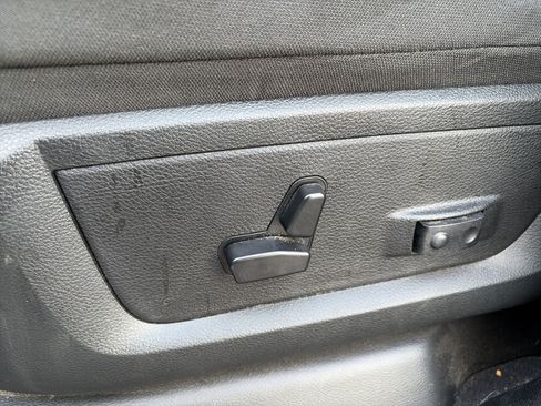 Used 2024 RAM 2500 Big Horn w/ Night Edition AWD/4WD image 19