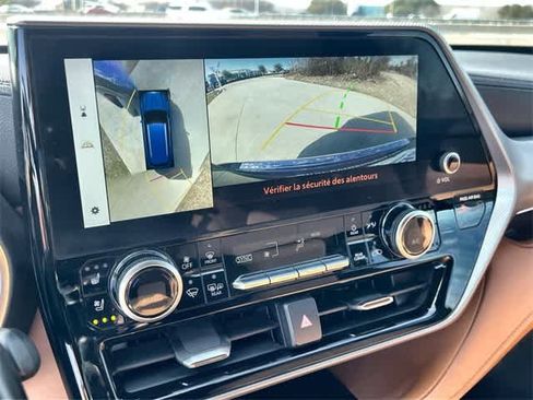 Used 2023 Toyota Highlander Platinum image 26