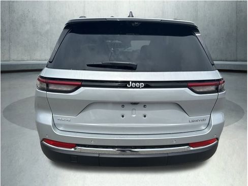 New 2025 Jeep Grand Cherokee Limited w/ Luxury Tech Group II image 8
