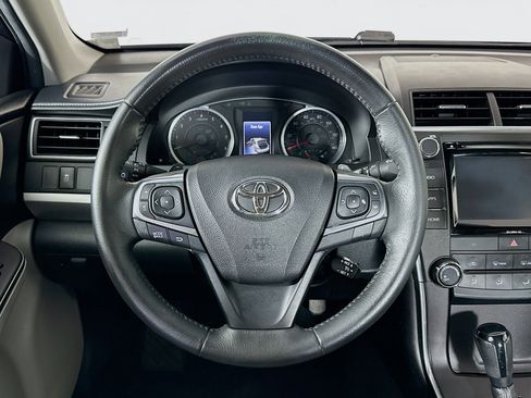 Used 2017 Toyota Camry SE w/ Moonroof Package FWD image 17