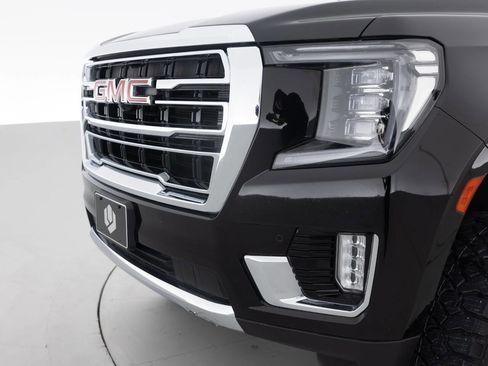 Used 2022 GMC Yukon XL SLT w/ SLT Luxury Package image 15