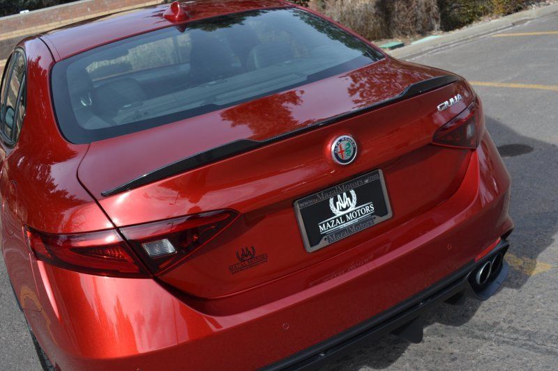 Used 2018 Alfa Romeo Giulia Quadrifoglio RWD image 10