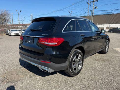 Used 2019 Mercedes-Benz GLC 300 4MATIC w/ Premium Package image 5